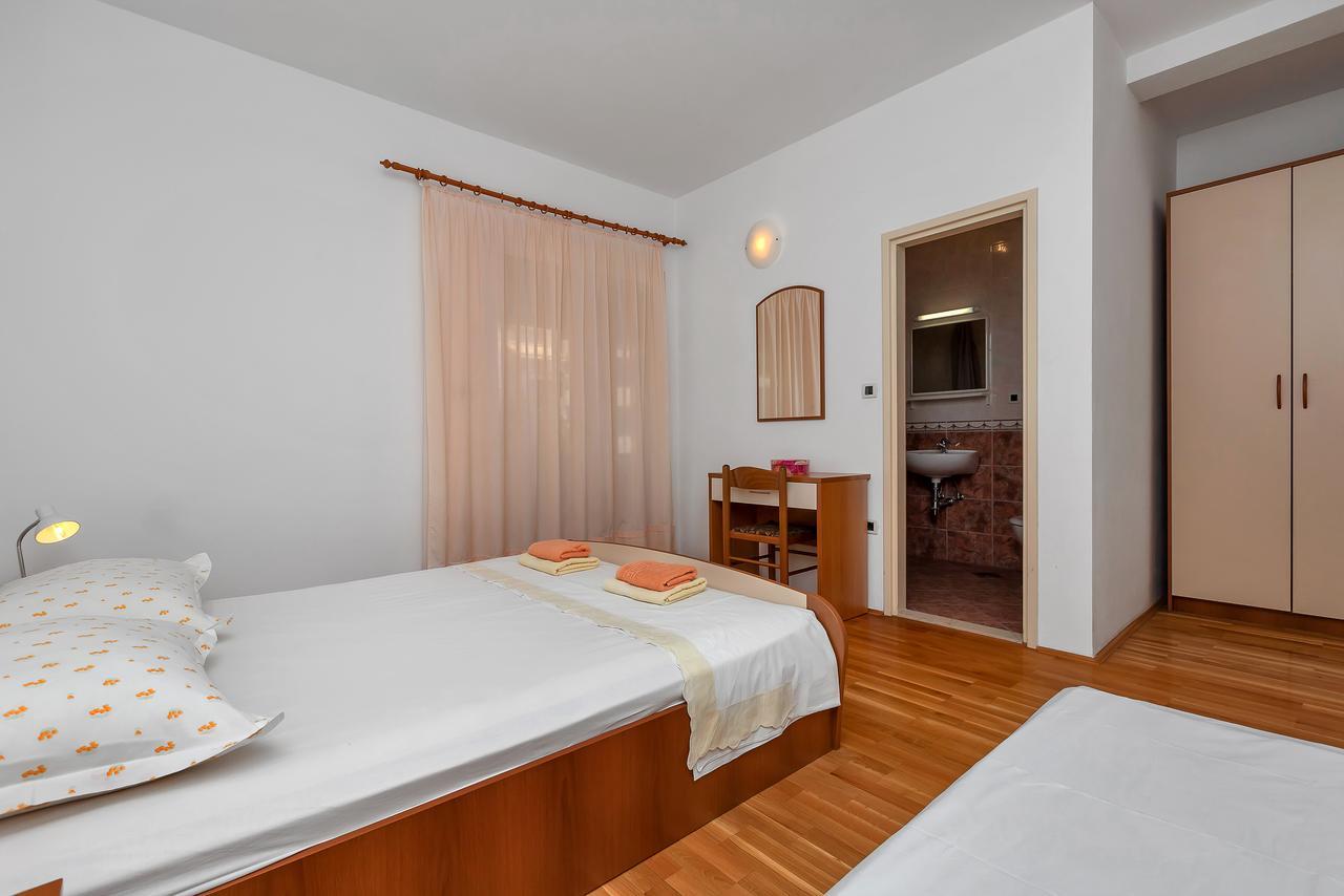 Apartment Roza *