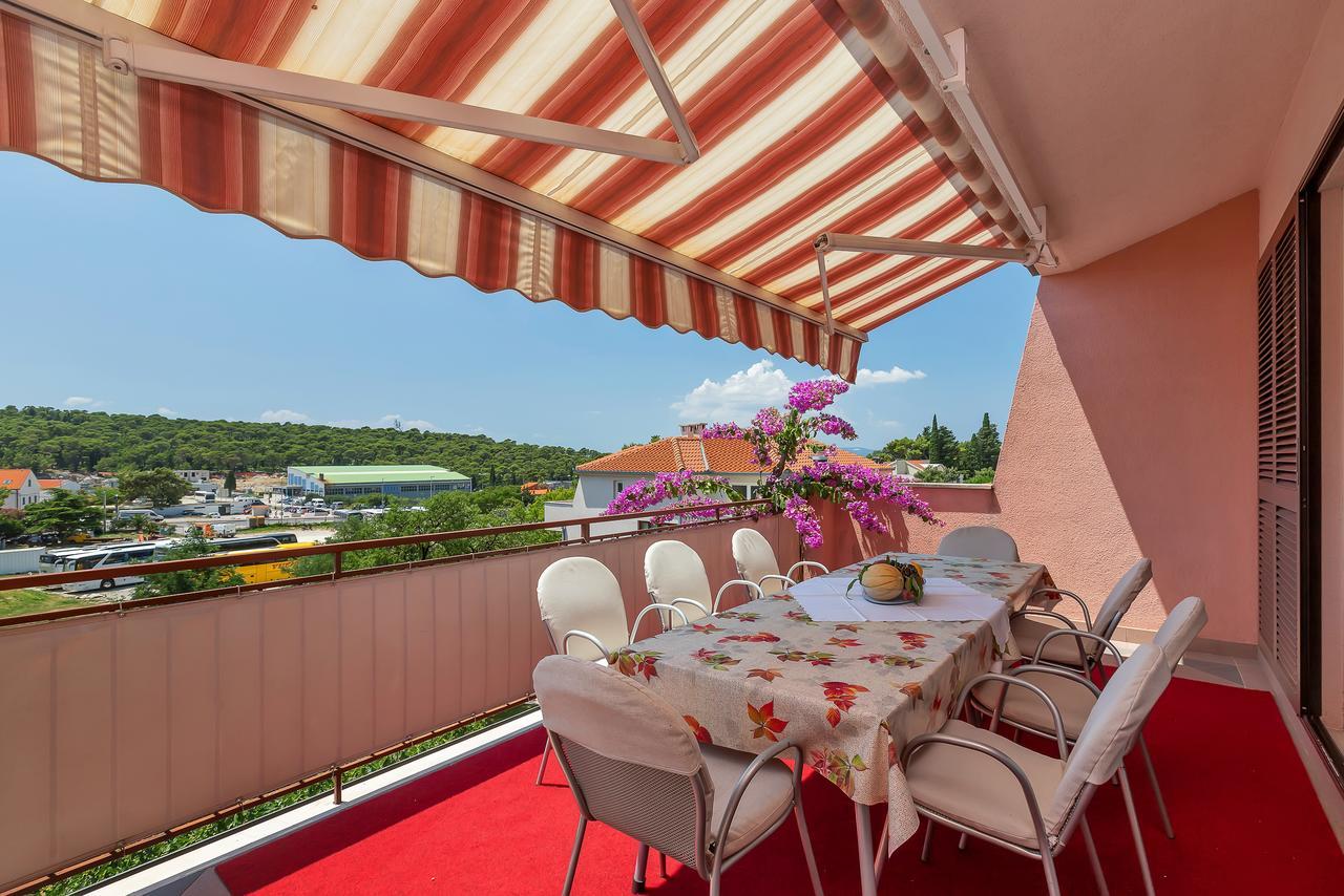 Apartment Roza Makarska